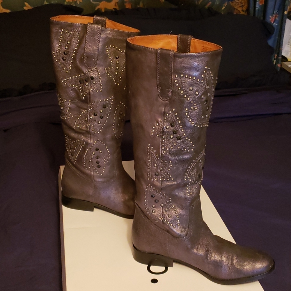Boots - Picture 3 of 5